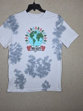 Nike Hoops International White Tie-Dye Globe Graphic Tee Shirt Mens Medium